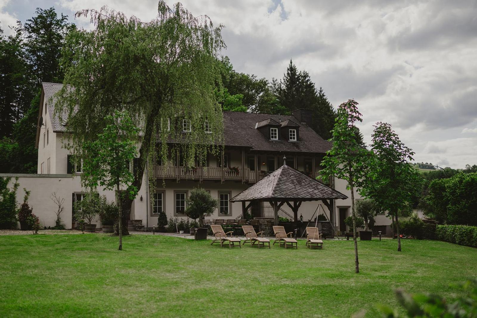 Alte Baeckerei Apartment Bescheid Exterior photo
